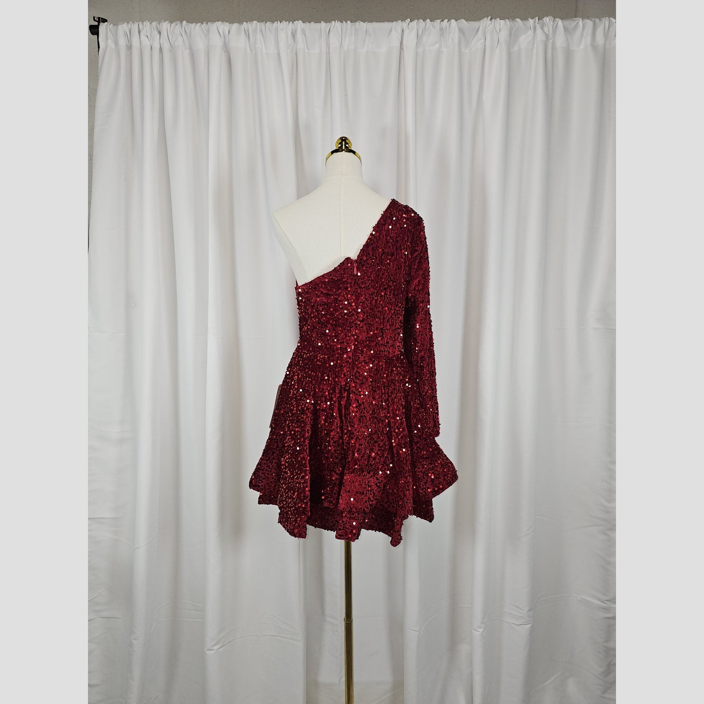 Sparkle & Swirl: The One-Shoulder Showstopper Dress