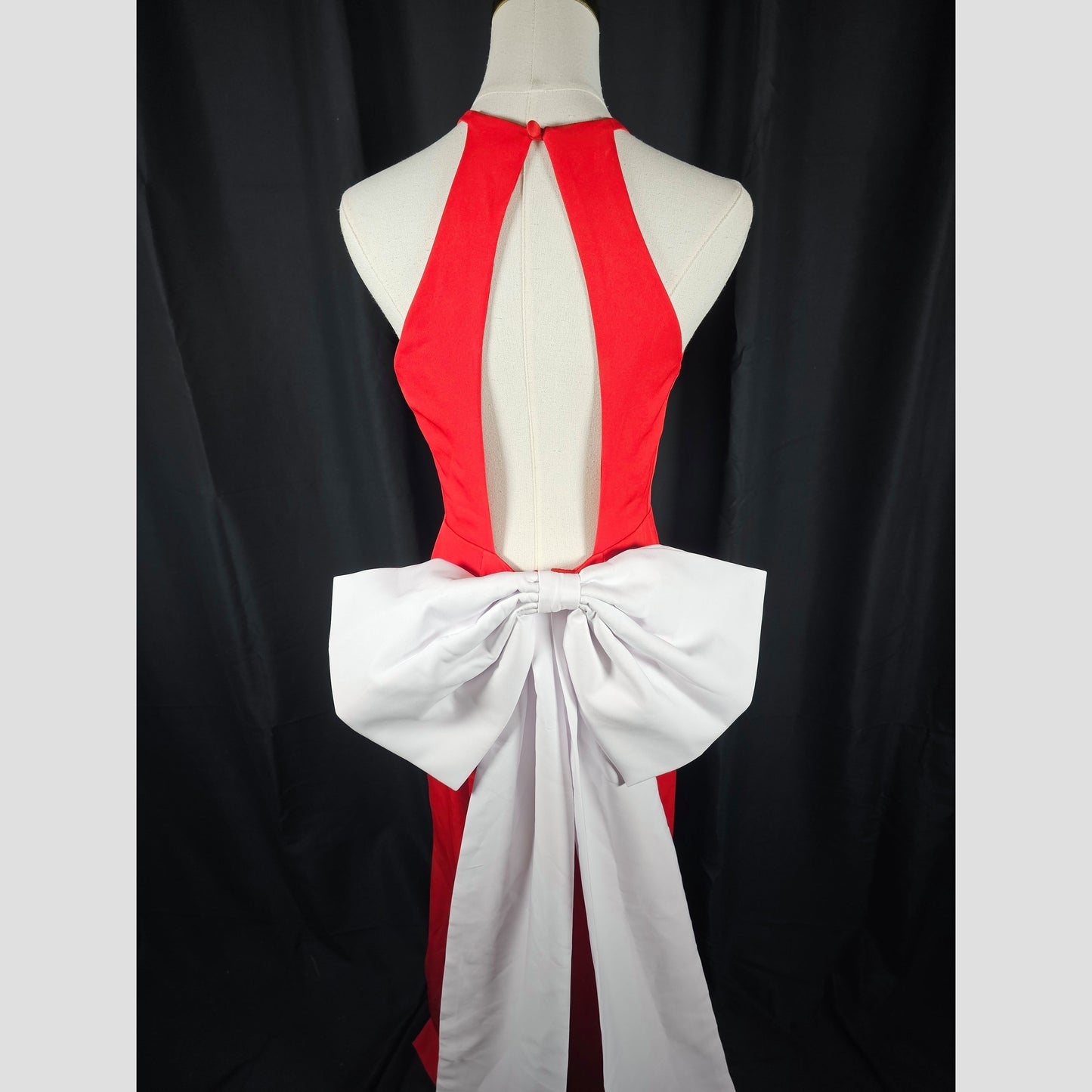 Crimson Couture: The Show-Stopping Siren Gown