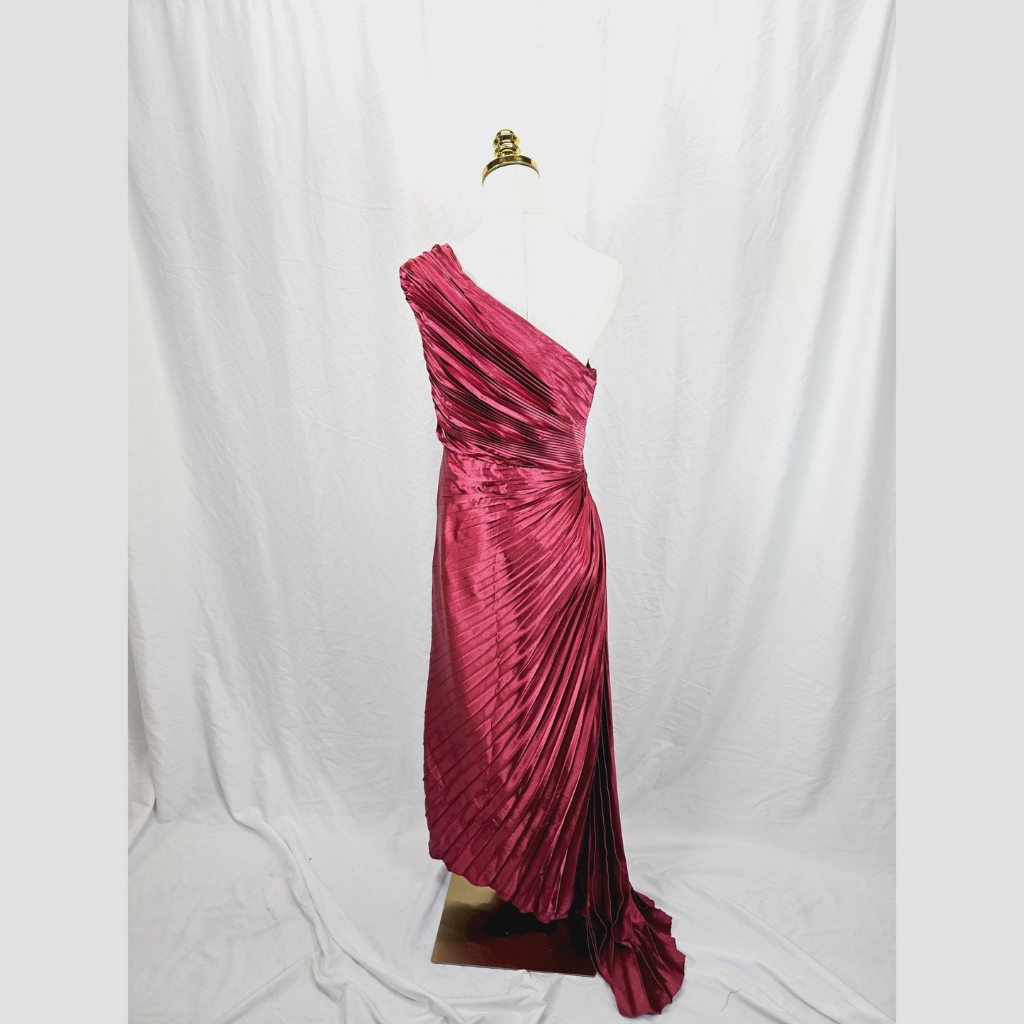 Elegant Burgundy Pleated Maxi Dress for Formal Occasions