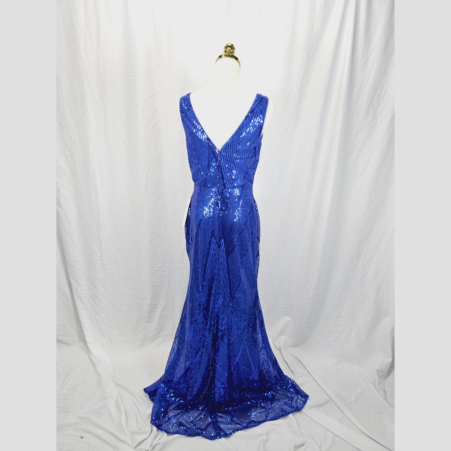 Stunning Blue Sequin Evening Gown for Elegant Occasions