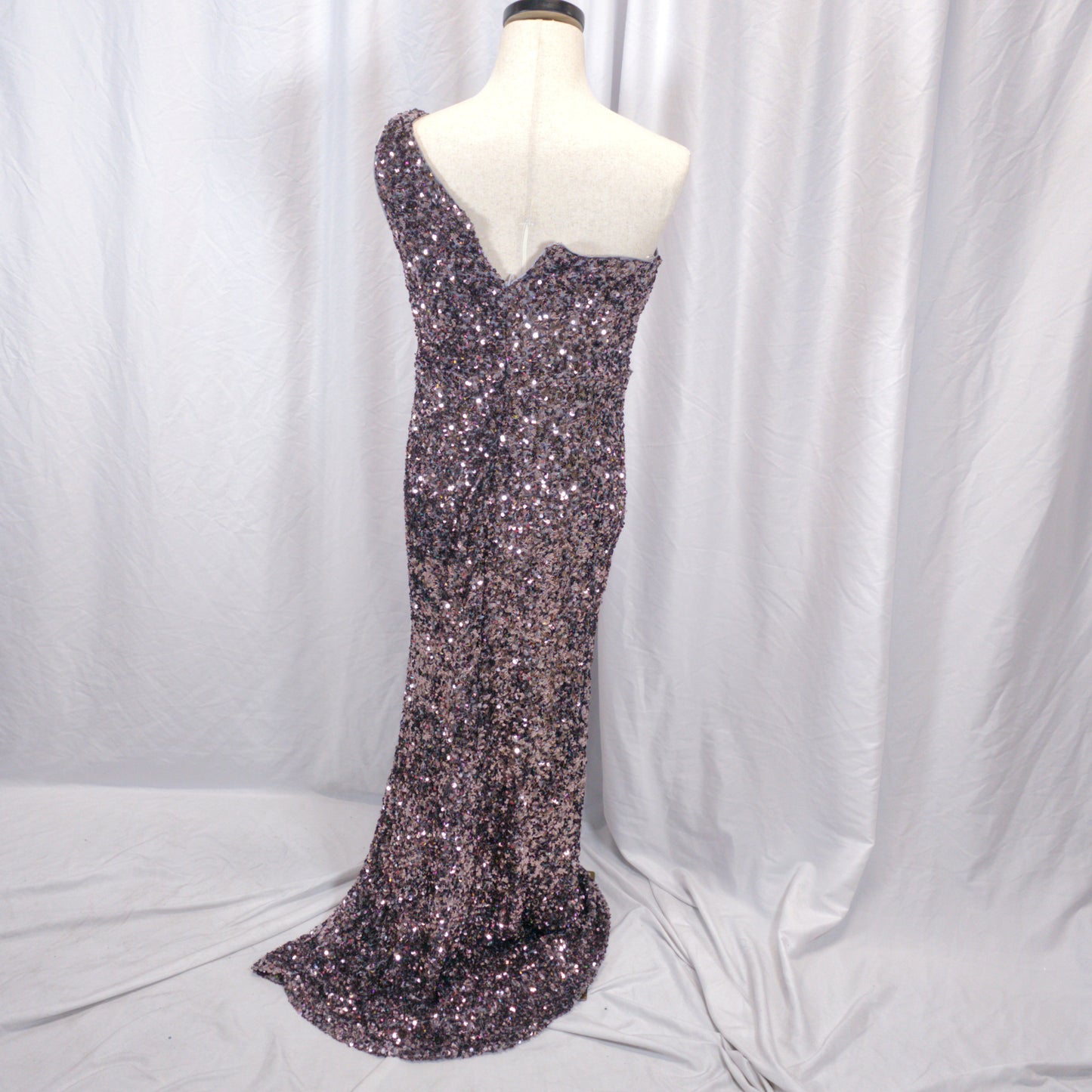 Dazzling One-Shoulder Sequined Gown for Show-Stopper Moments