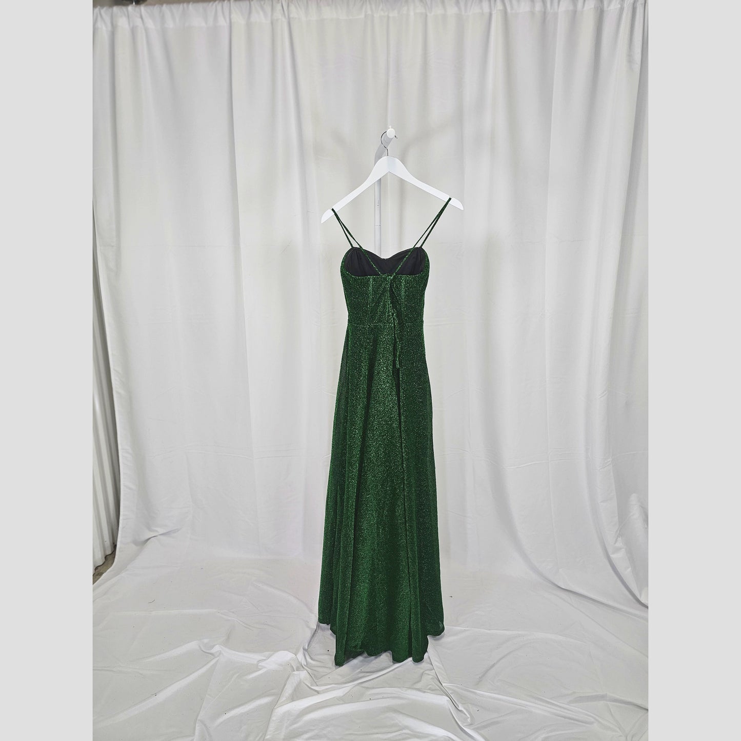 Shimmering Emerald Dream: The Dress that Dazzles!