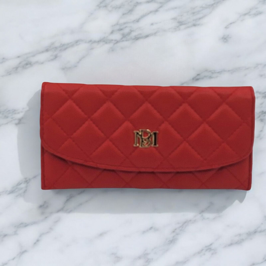Chic Quilted Wallet - Because Your Cash Deserves a Cozy Home