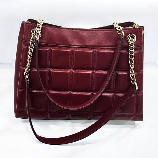 Quilted Shoulder Handbag with Gold Chain Strap