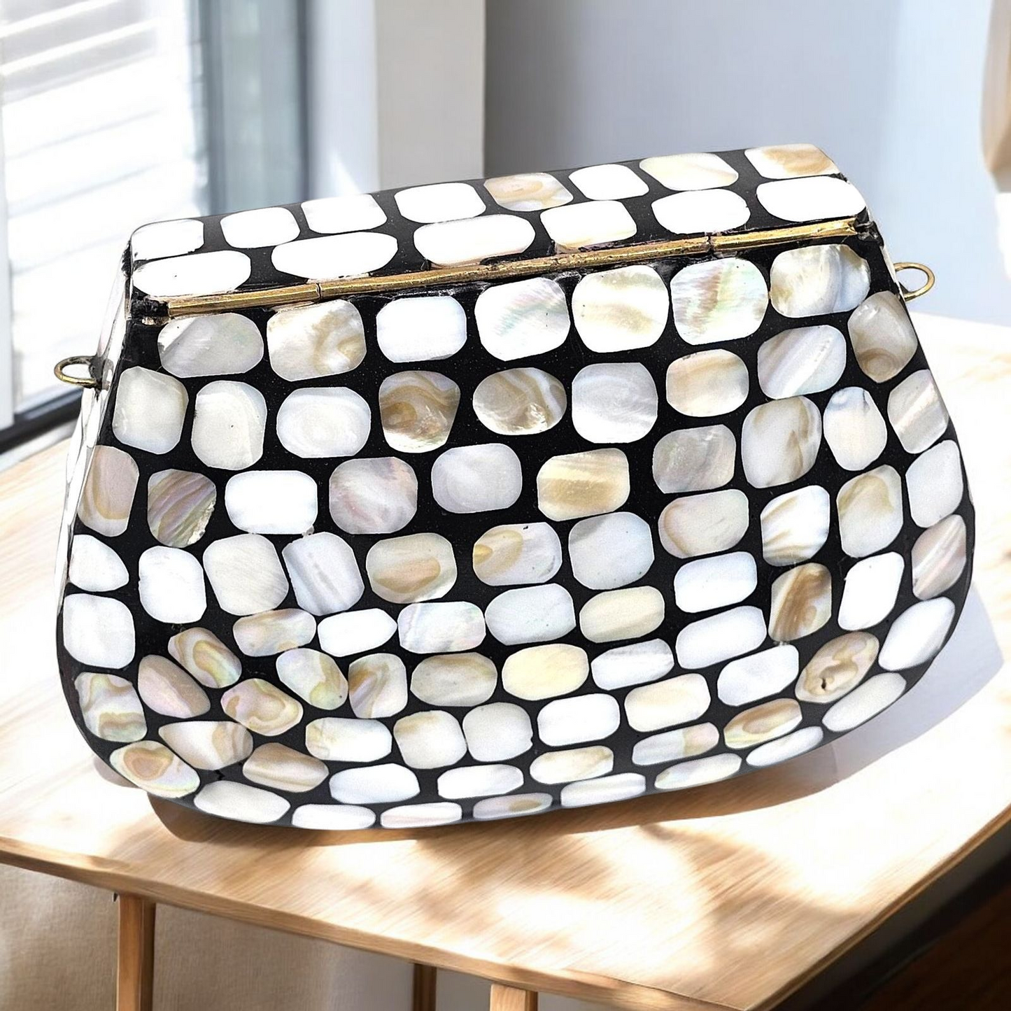 Chic Mosaic Shell Clutch - Your New Favorite Arm Candy!