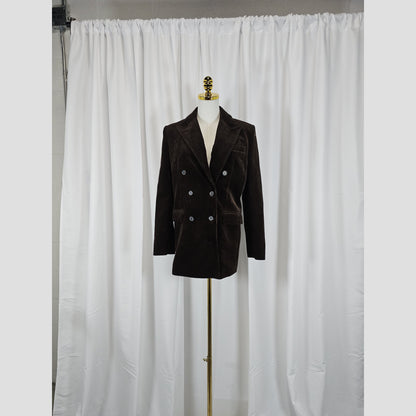 Chic Chocolate Velvet Blazer: Class Meets Cozy!