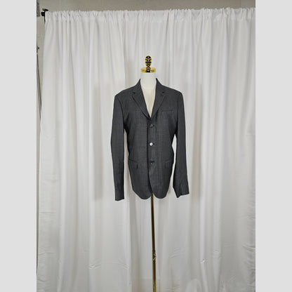 Dapper Dynamo: Classic Grey Blazer for Every Occasion