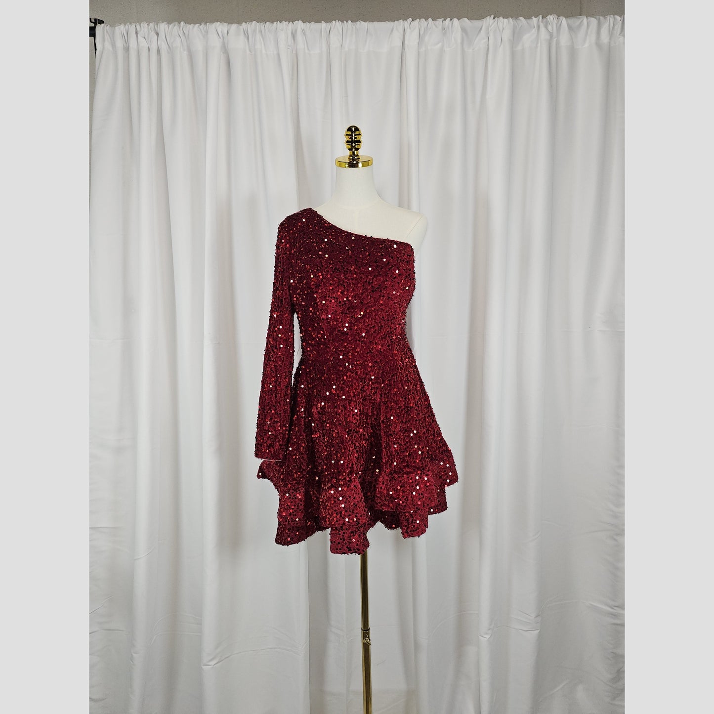 Sparkle & Swirl: The One-Shoulder Showstopper Dress