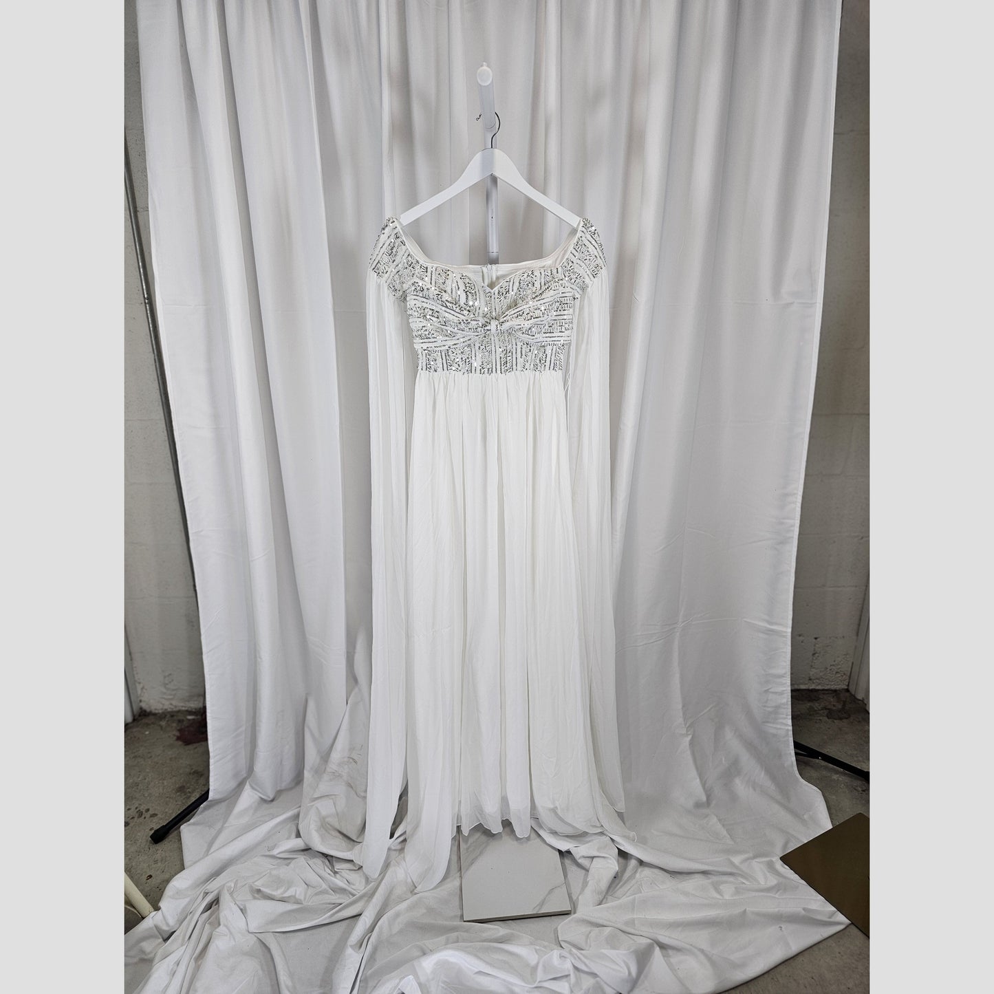 Enchanted Elegance: The Dreamy Maxi Dress