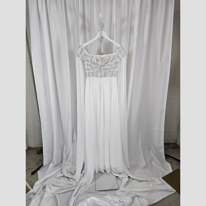 Enchanted Elegance: The Dreamy Maxi Dress