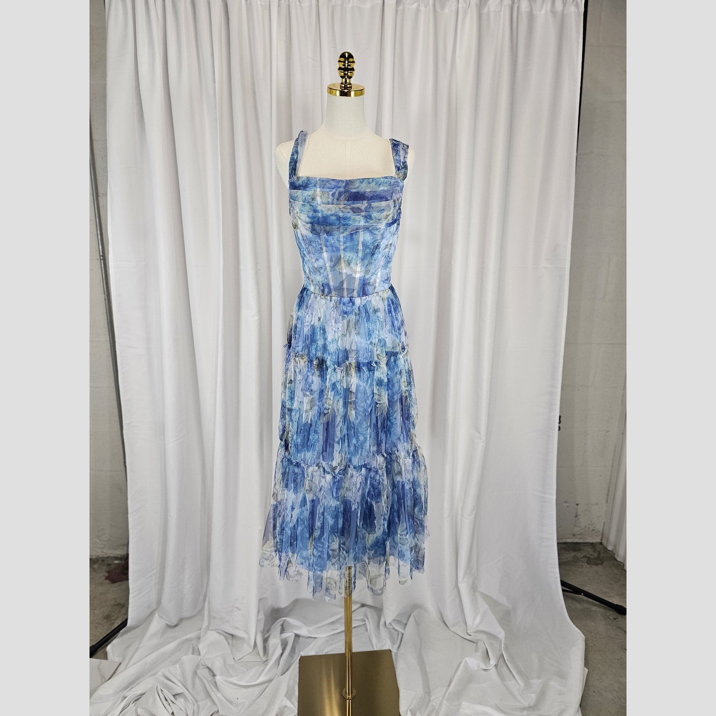 Dreamy Ocean Wave Maxi Dress: Make a Splash this Season!