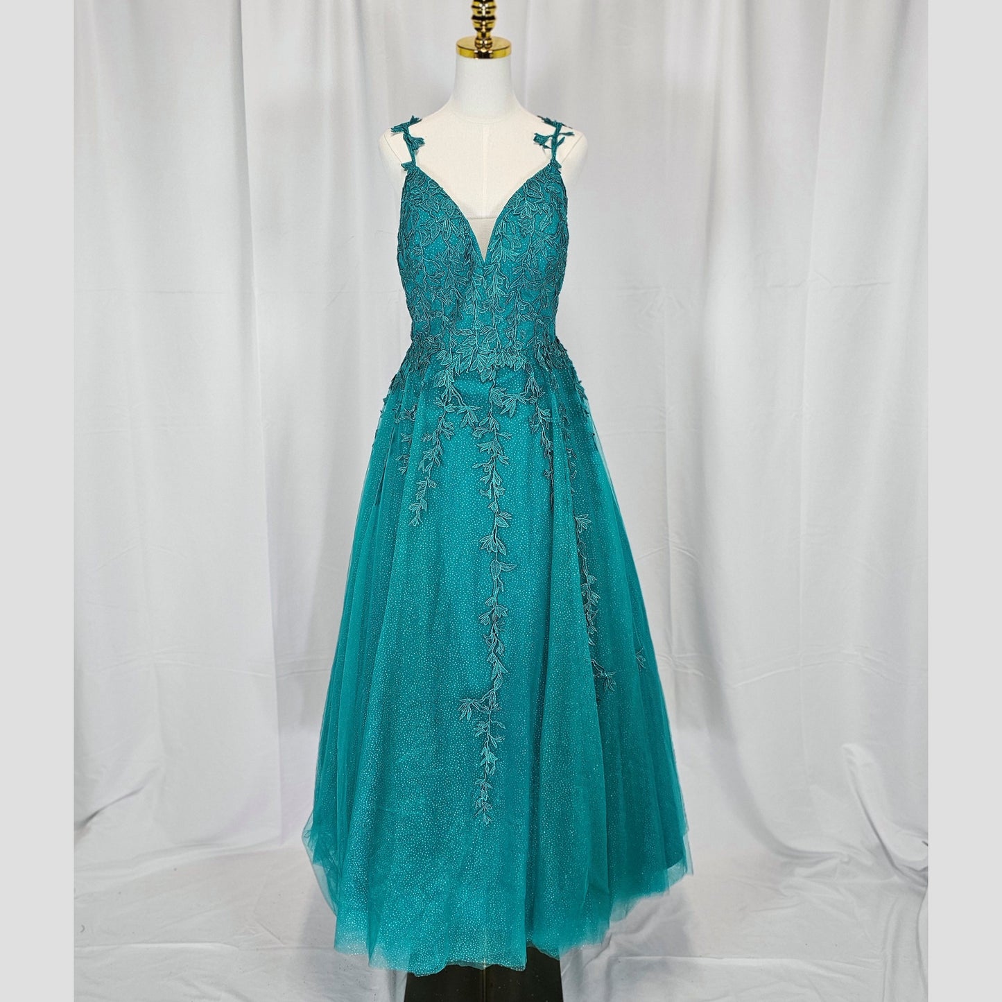 Teal Temptation: Enchanting Evening Gown