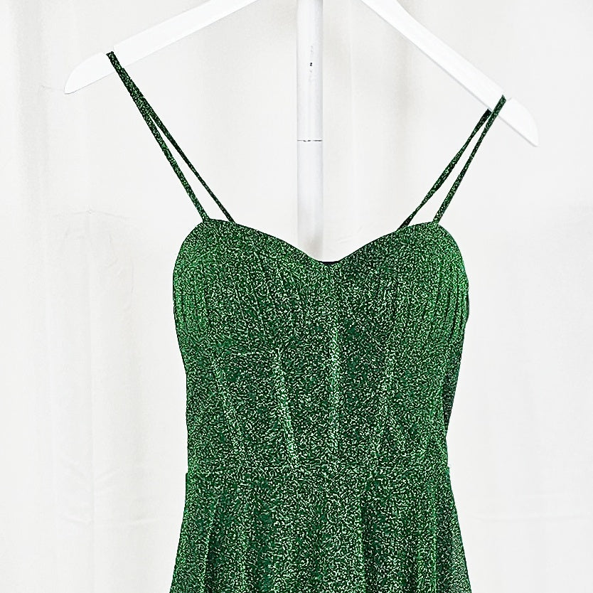 Shimmering Emerald Dream: The Dress that Dazzles!