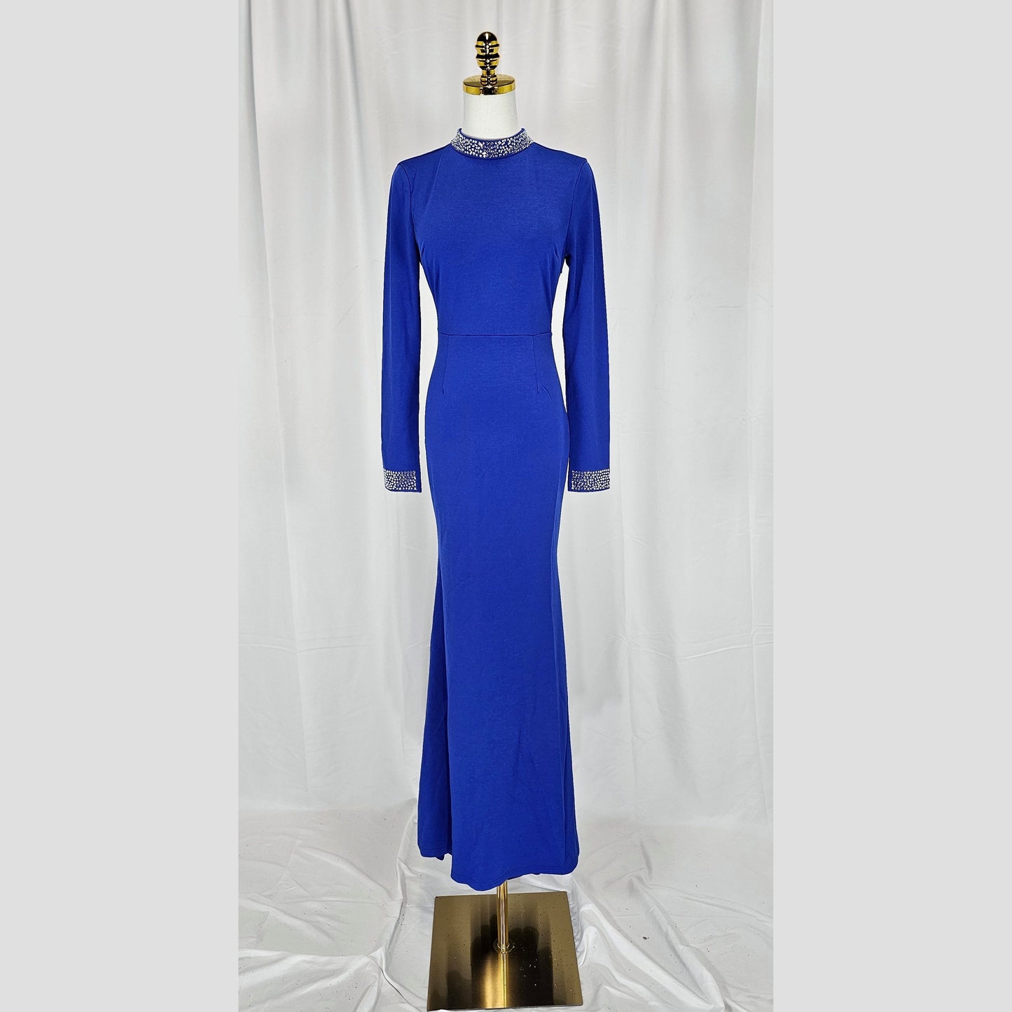 Royal Blue Glam: The Majestic Long Sleeve Beauty