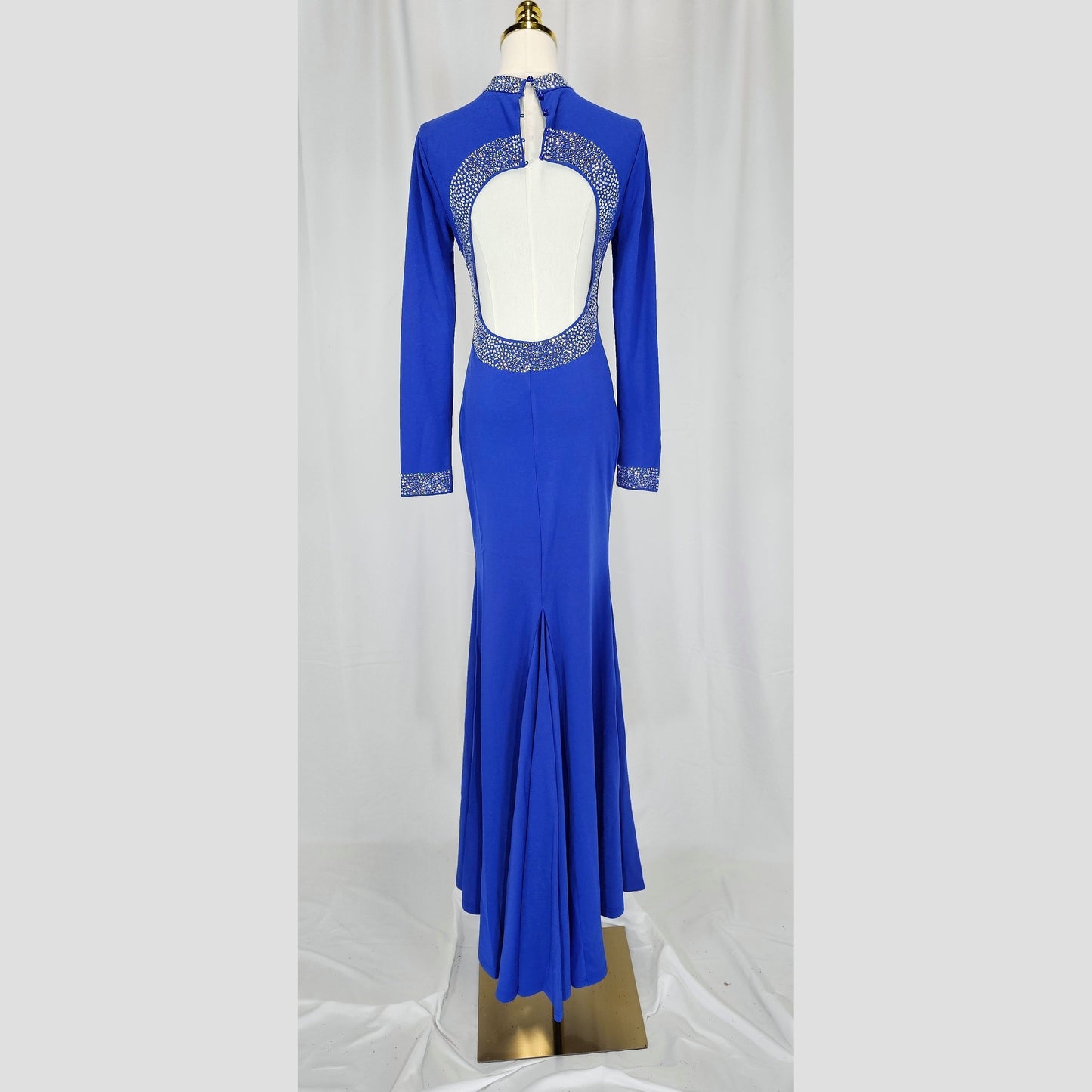 Royal Blue Glam: The Majestic Long Sleeve Beauty