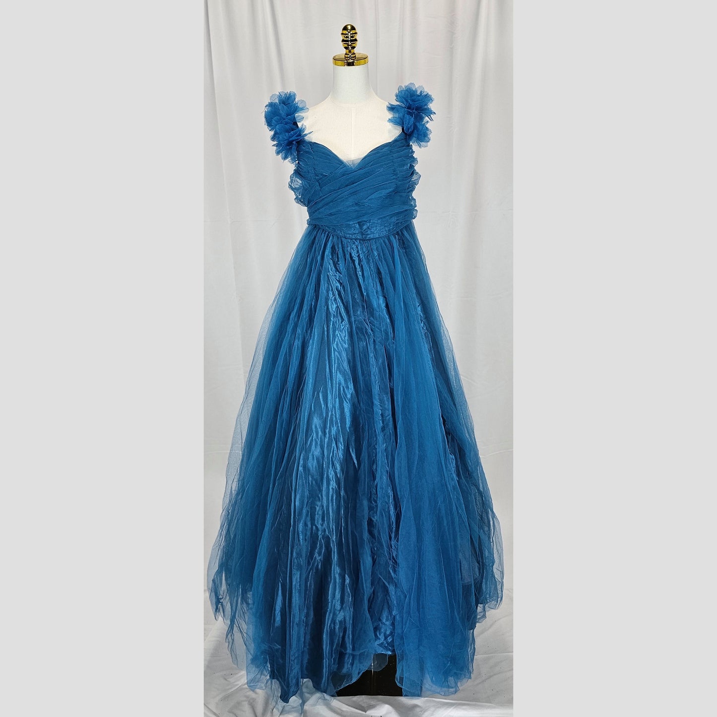 Cinderella Blues: Transformative Tulle Delight