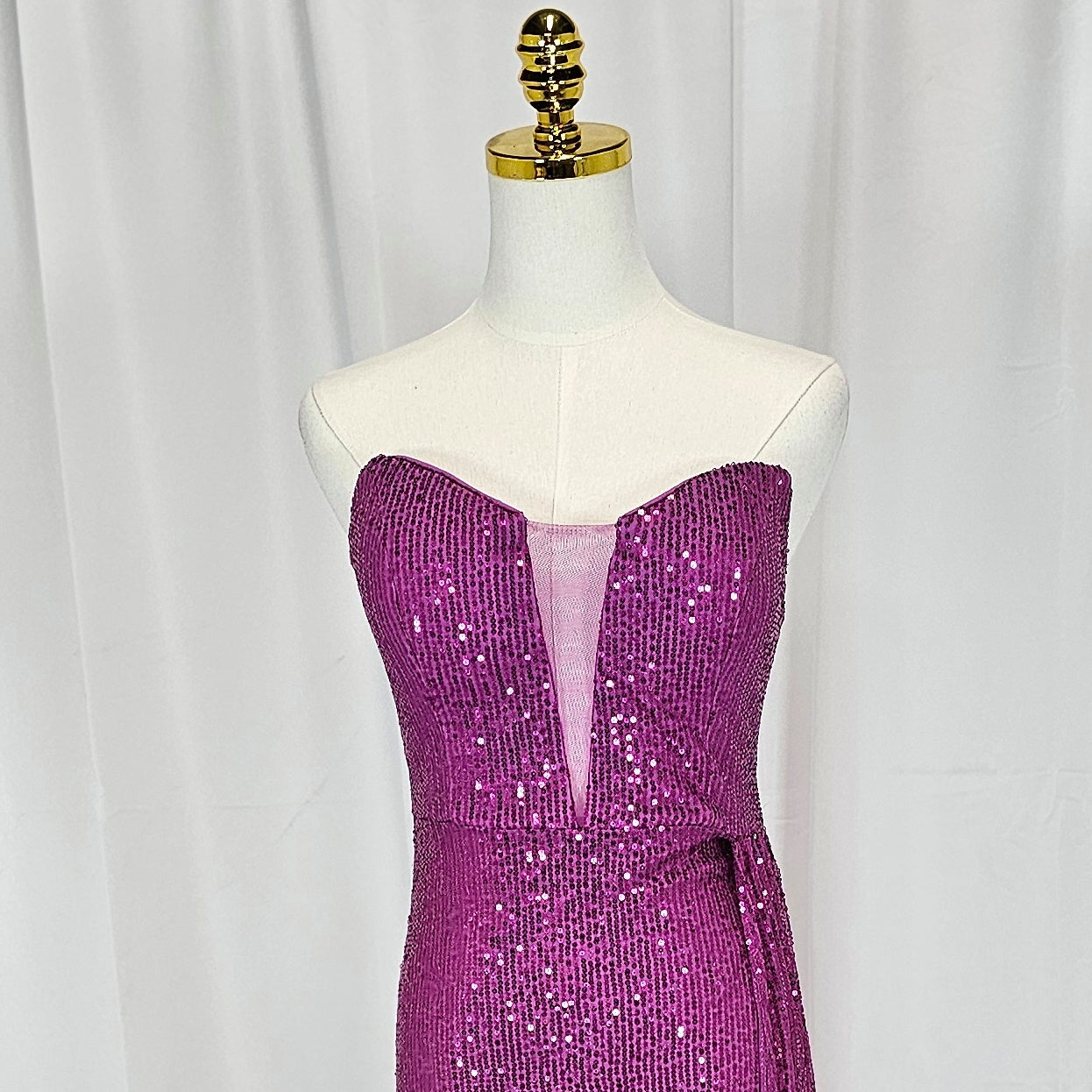 Dazzling Diva Evening Gown - Sparkle Your Way to Stardom!