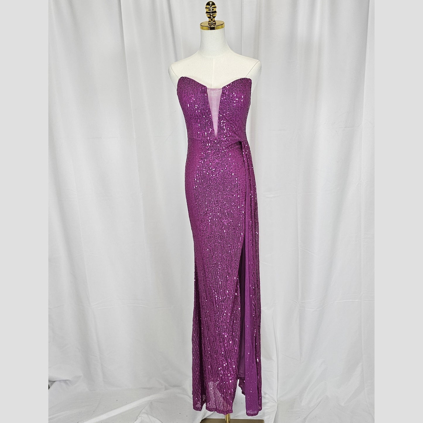 Dazzling Diva Evening Gown - Sparkle Your Way to Stardom!