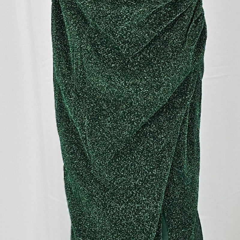 Emerald Enchantment: Dazzling Sparkling Dress