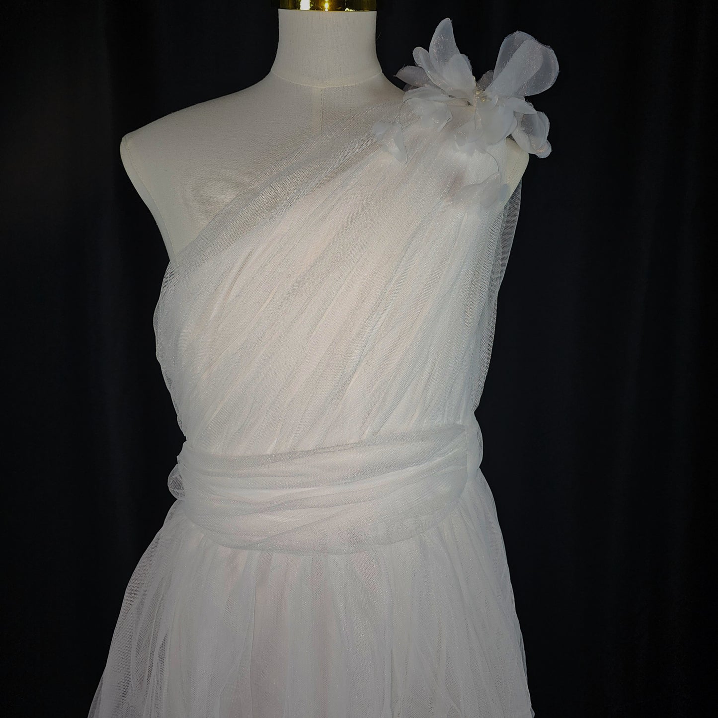 Whimsical Wonder: The One-Shoulder Tulle Dream Dress