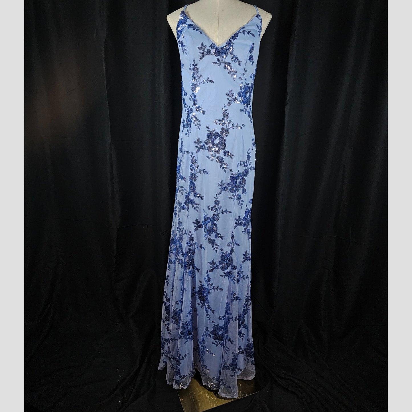 Blue Blossom Glamour Gown: A Sea of Sparkle