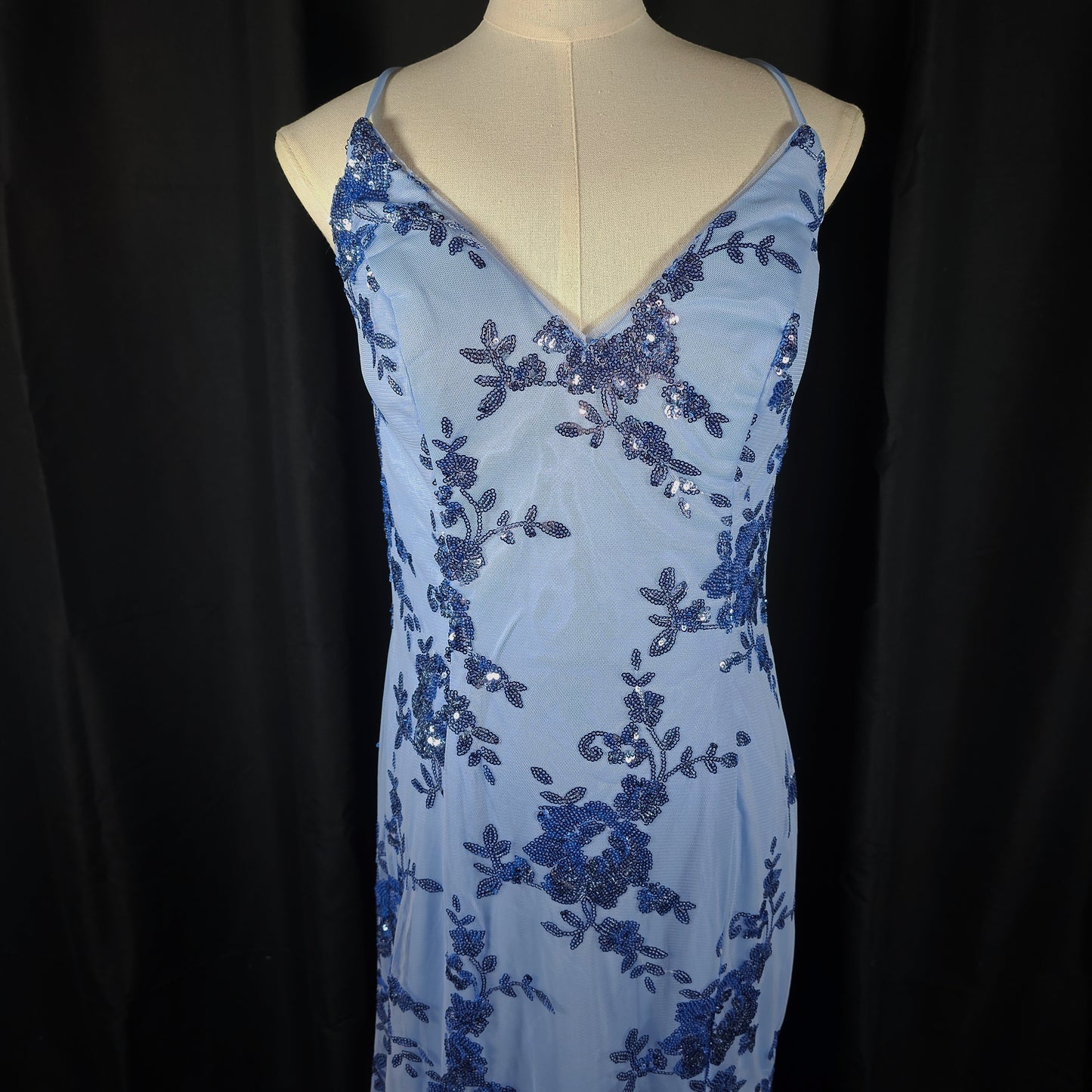 Blue Blossom Glamour Gown: A Sea of Sparkle