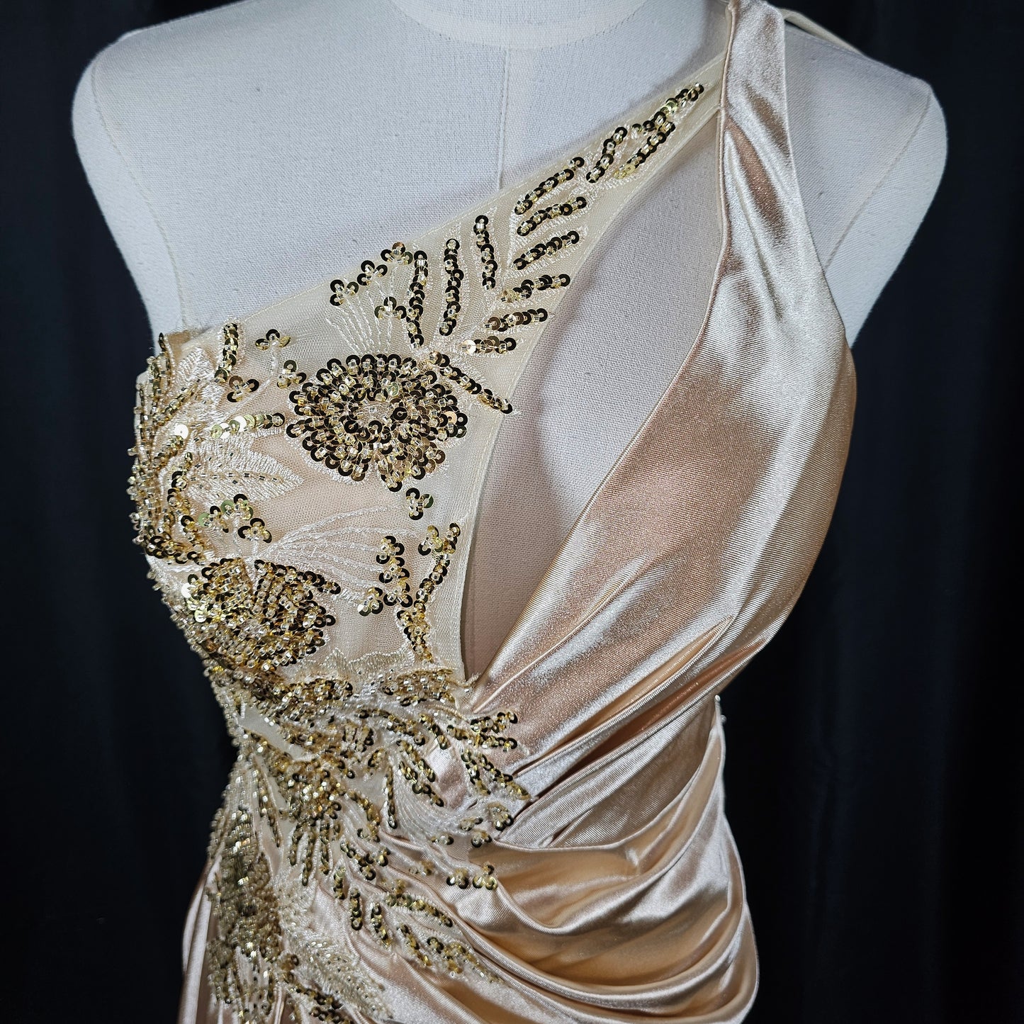 ilded Dreams One-Shoulder Evening Gown