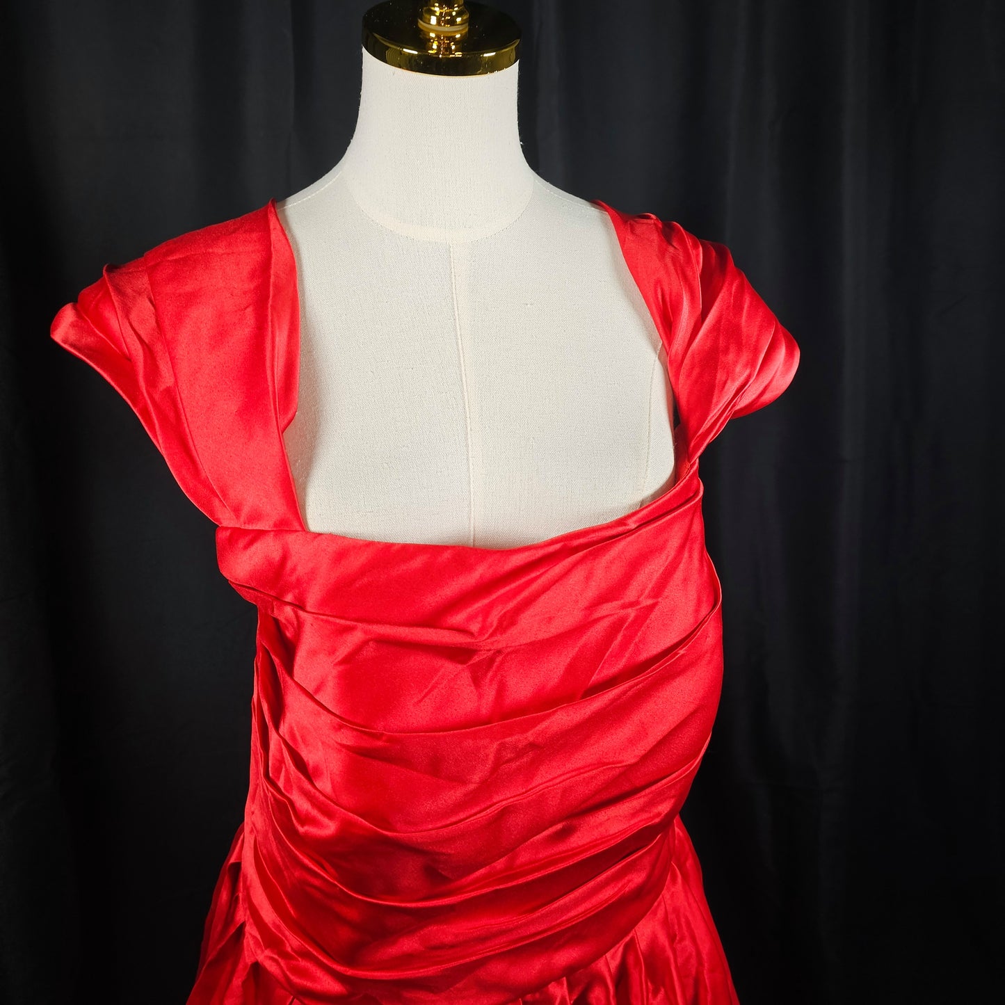 Sizzling Siren Satin Dress: Turn Heads and Hearts!