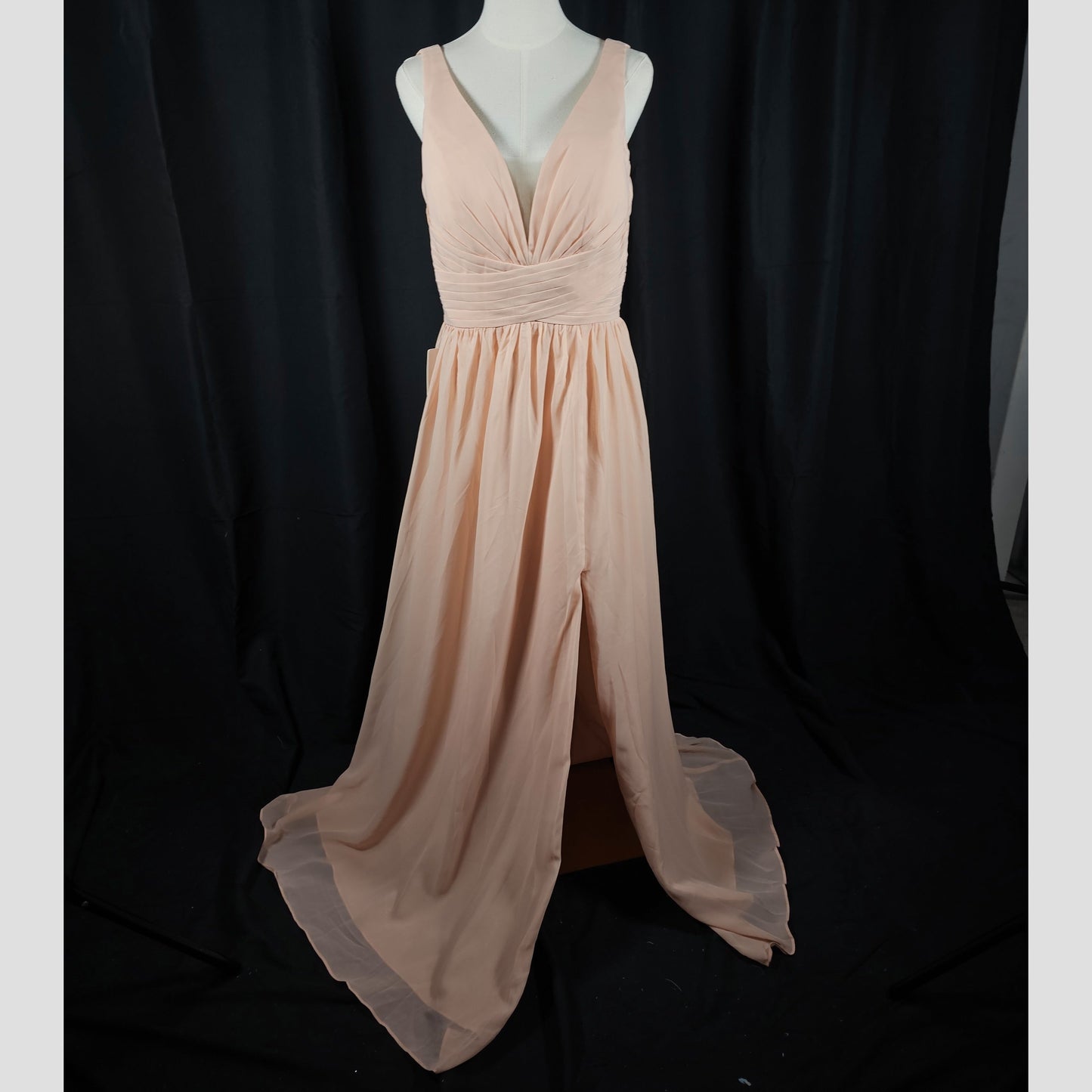 Blushing Belle Maxi Dress: Elegance with a Twist