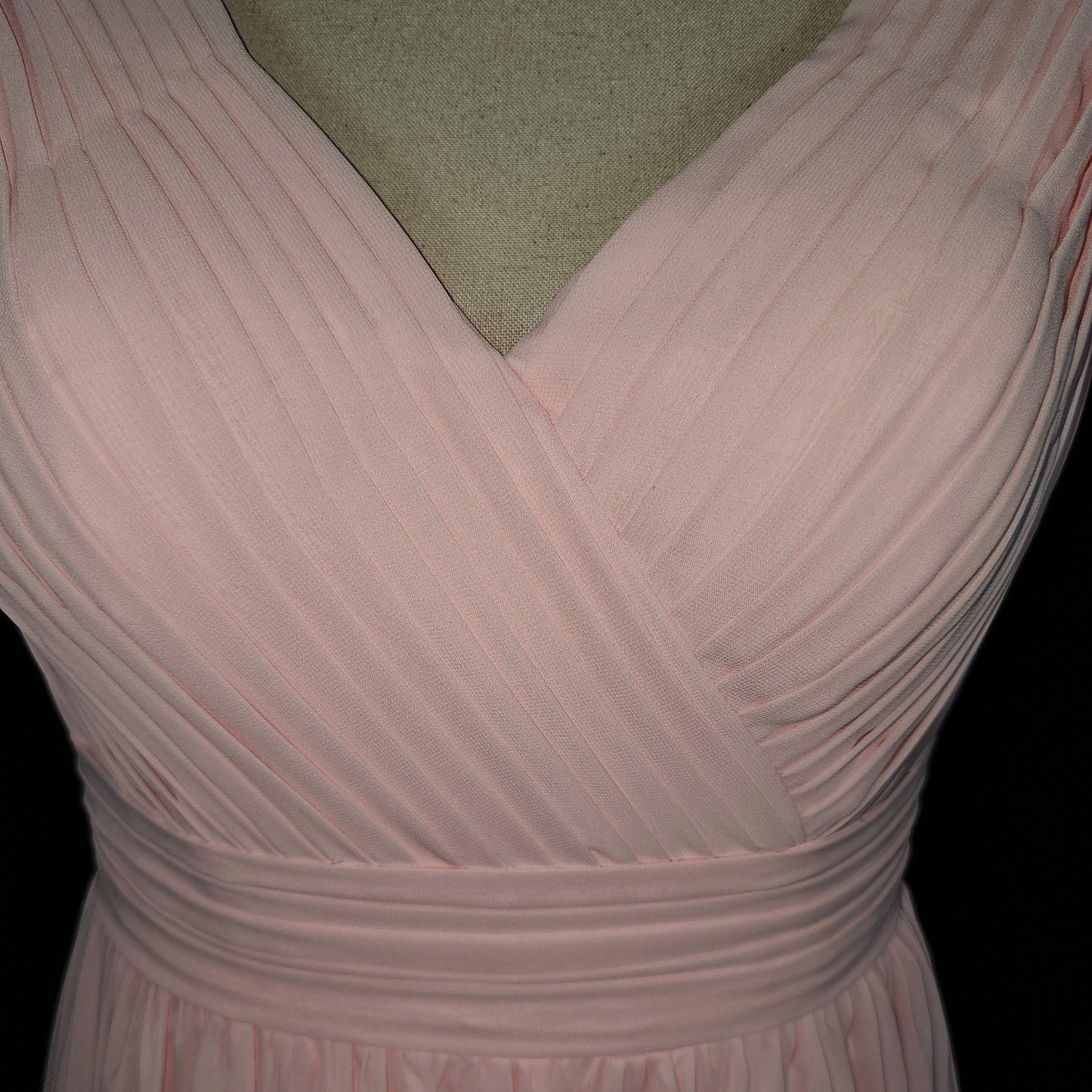 Dreamy Pink Chiffon Gown: Vibrant Allure for Every Occasion