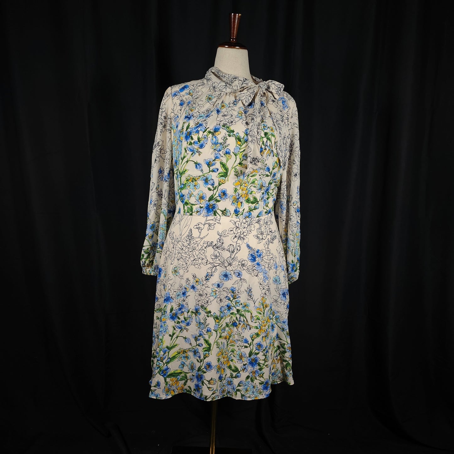 Maggie London Garden Party Delight: Floral Dress with a Twist