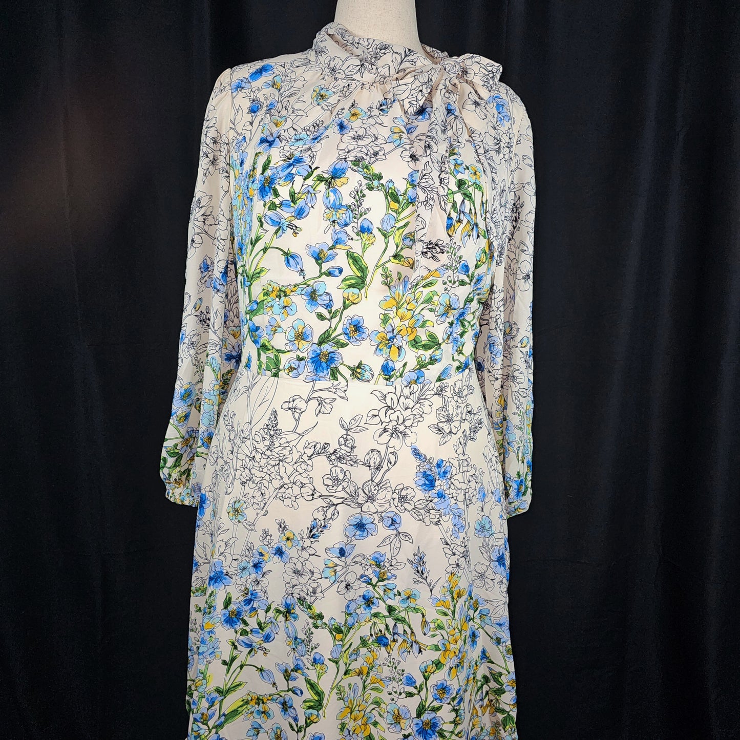 Maggie London Garden Party Delight: Floral Dress with a Twist