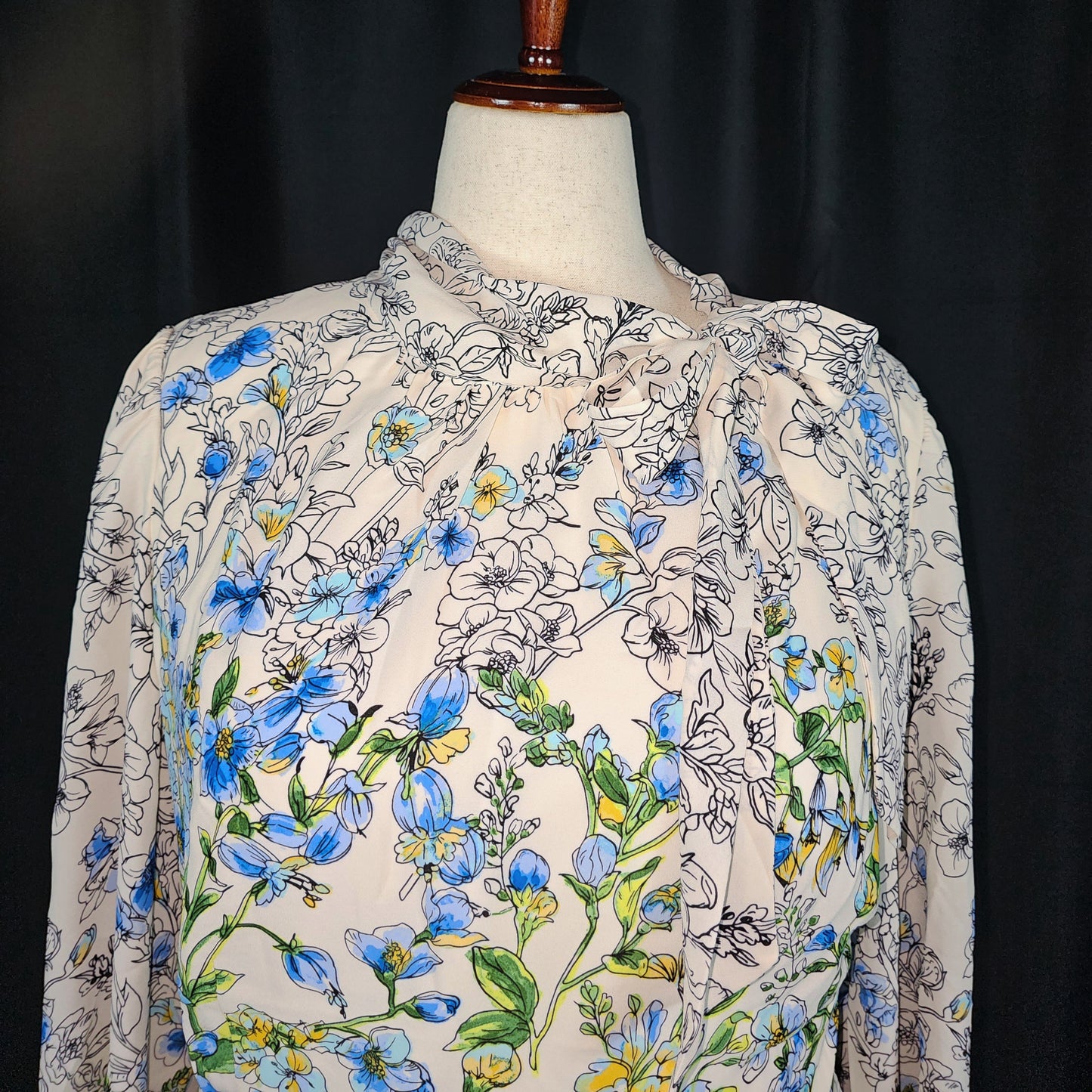 Maggie London Garden Party Delight: Floral Dress with a Twist