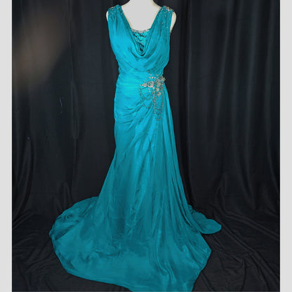 Teal Temptation: The Dress That Turns Heads & Hearts
