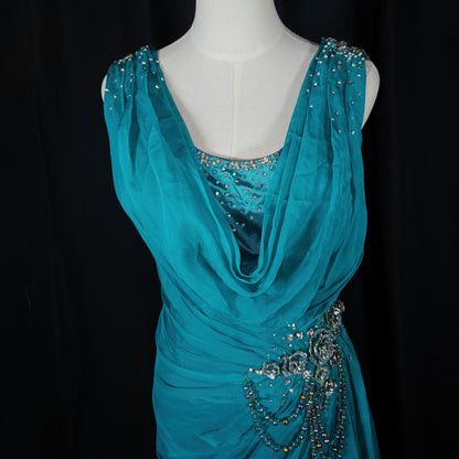 Teal Temptation: The Dress That Turns Heads & Hearts