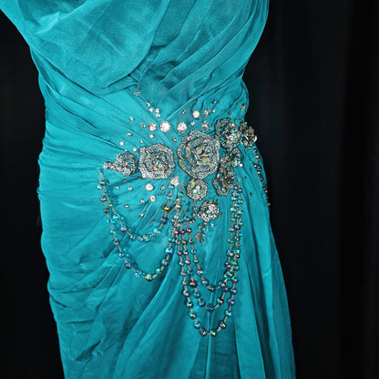 Teal Temptation: The Dress That Turns Heads & Hearts