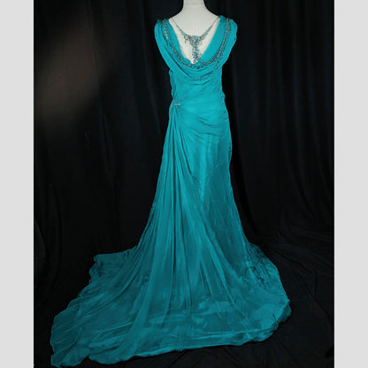 Teal Temptation: The Dress That Turns Heads & Hearts