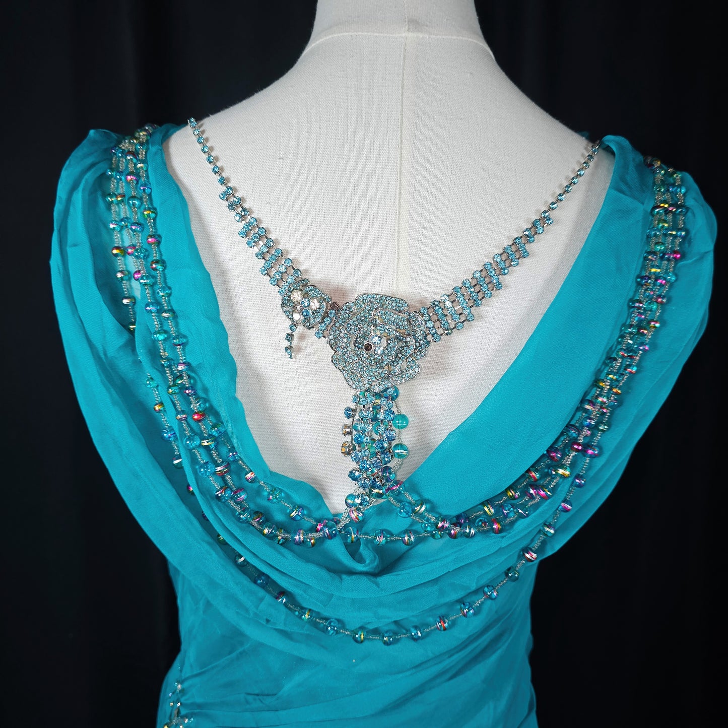 Teal Temptation: The Dress That Turns Heads & Hearts