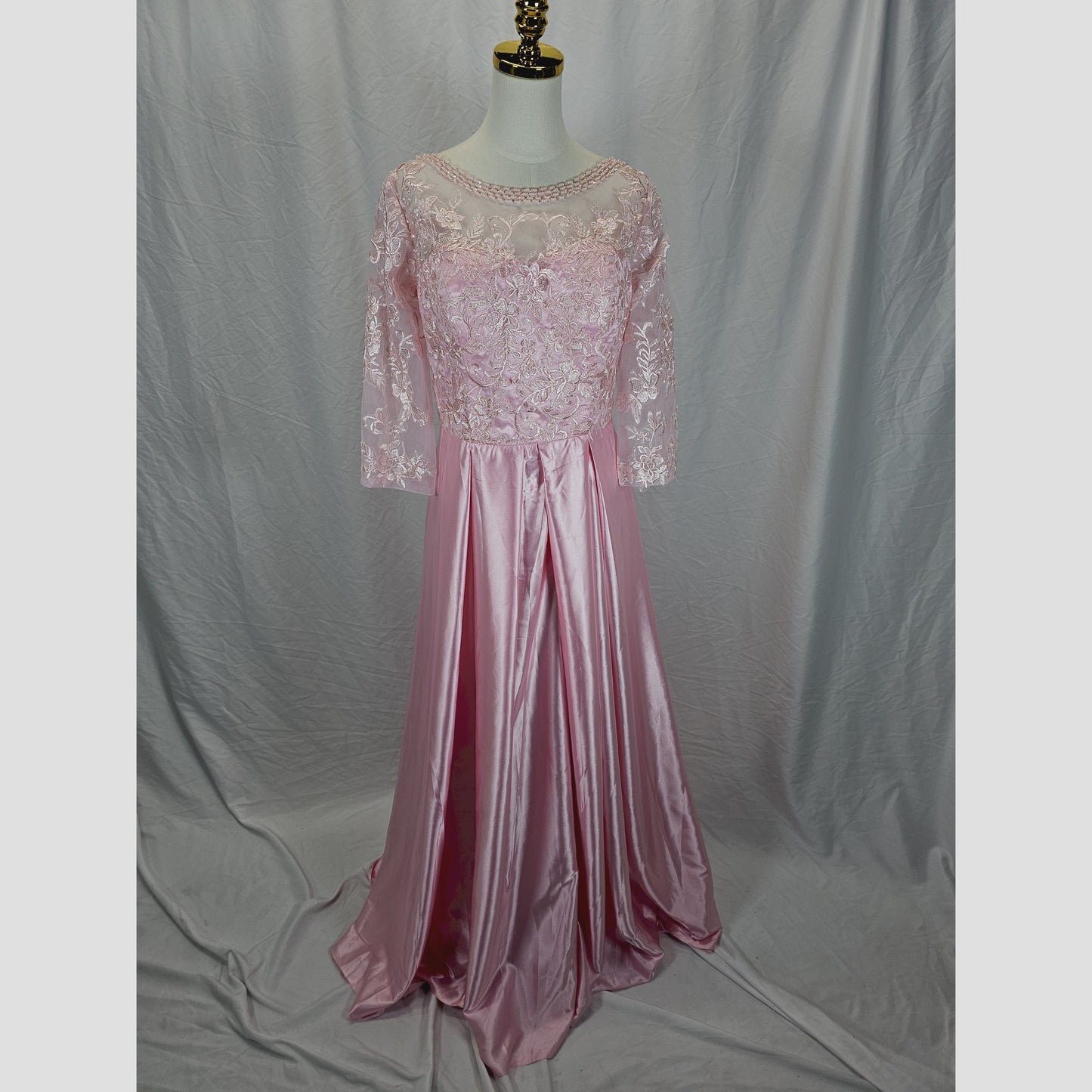 Elegant Pink Lace Long-Sleeve Gown for Special Occasions