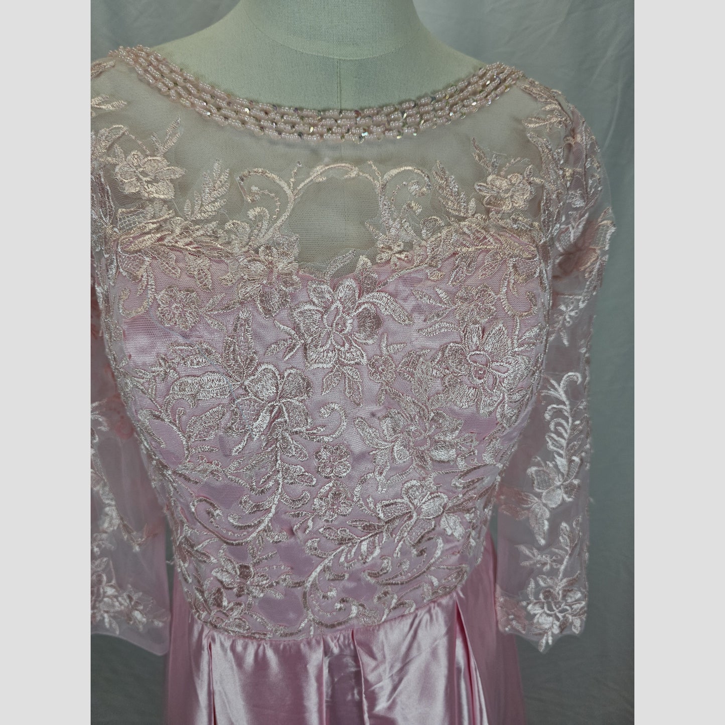 Elegant Pink Lace Long-Sleeve Gown for Special Occasions
