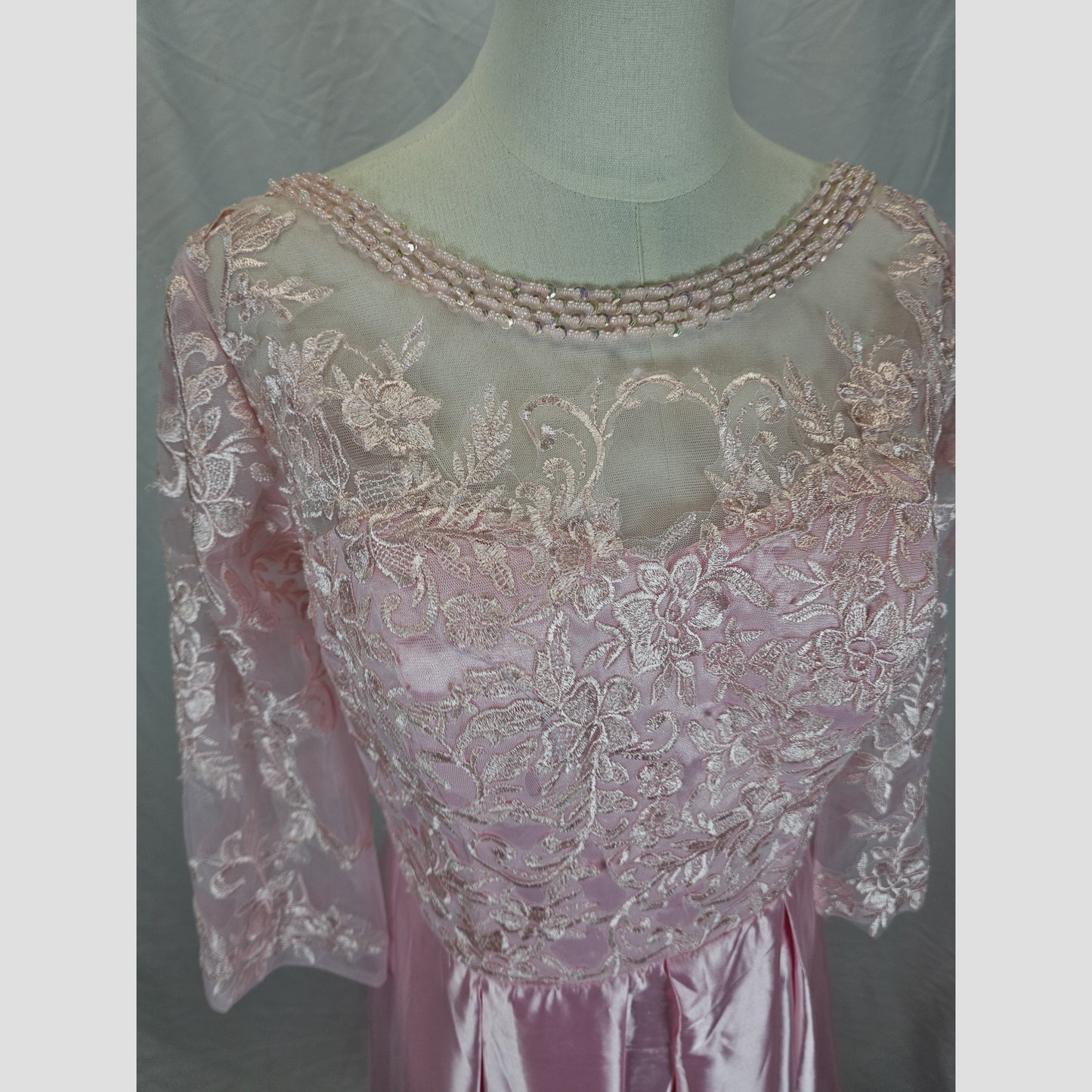 Elegant Pink Lace Long-Sleeve Gown for Special Occasions