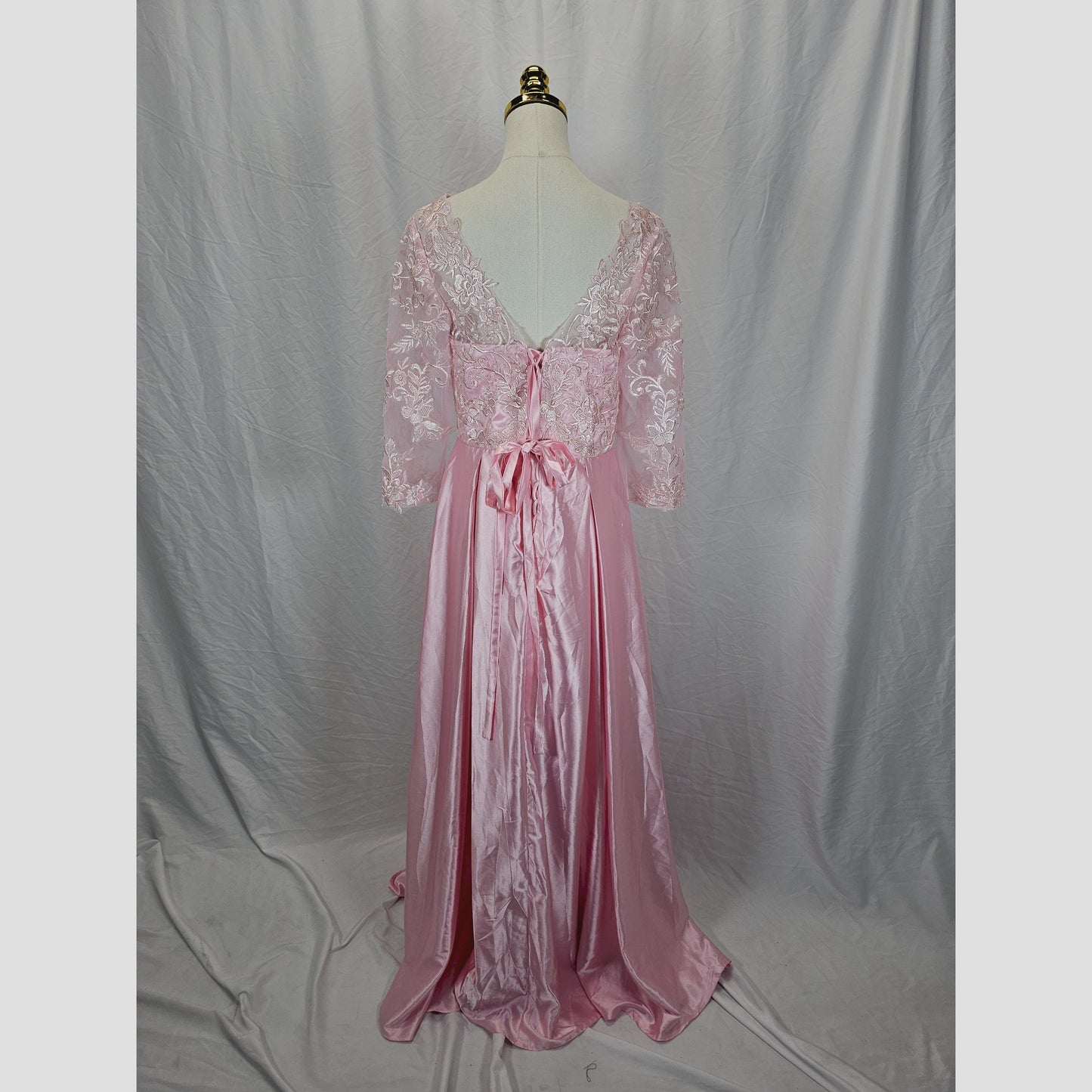 Elegant Pink Lace Long-Sleeve Gown for Special Occasions