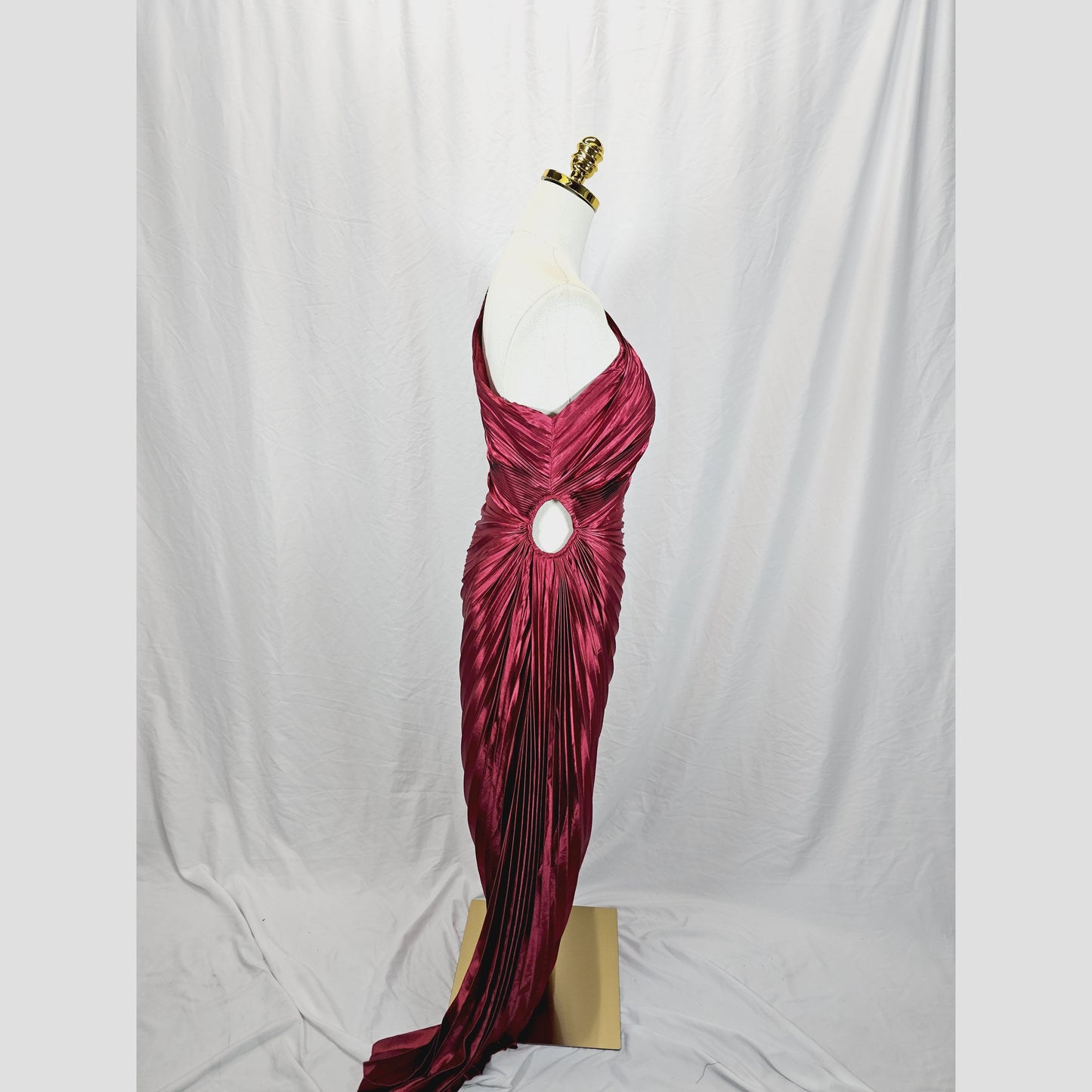 Elegant Burgundy Pleated Maxi Dress for Formal Occasions