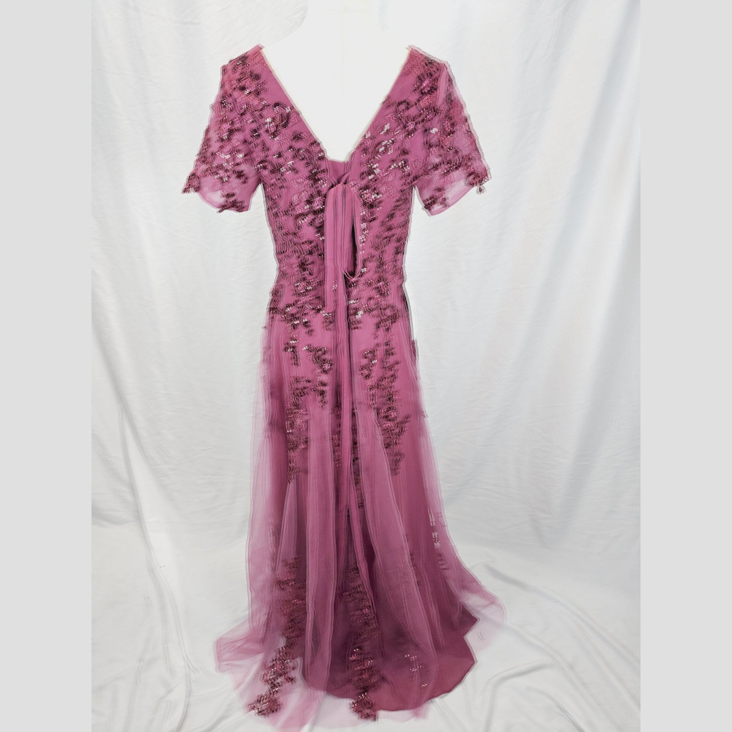 Elegant Floral Embroidered Evening Gown in Blush Pink for Special Occasions