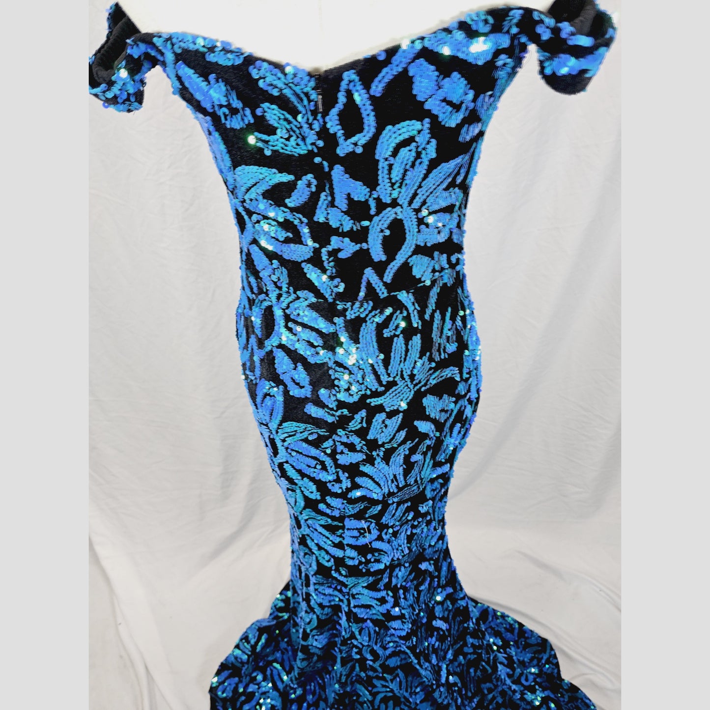 Haute Couture Elegant Blue Off-Shoulder Sequin Evening Gown for Special Occasions
