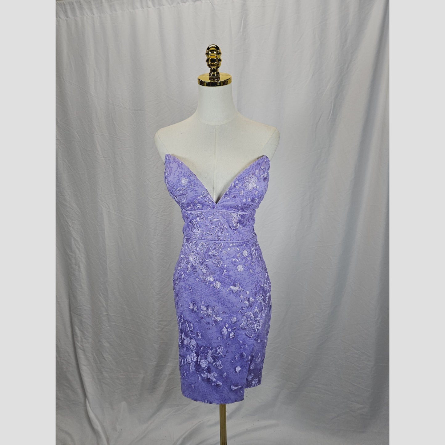 Elegant Lavender Lace Dress for Parties & Date Nights