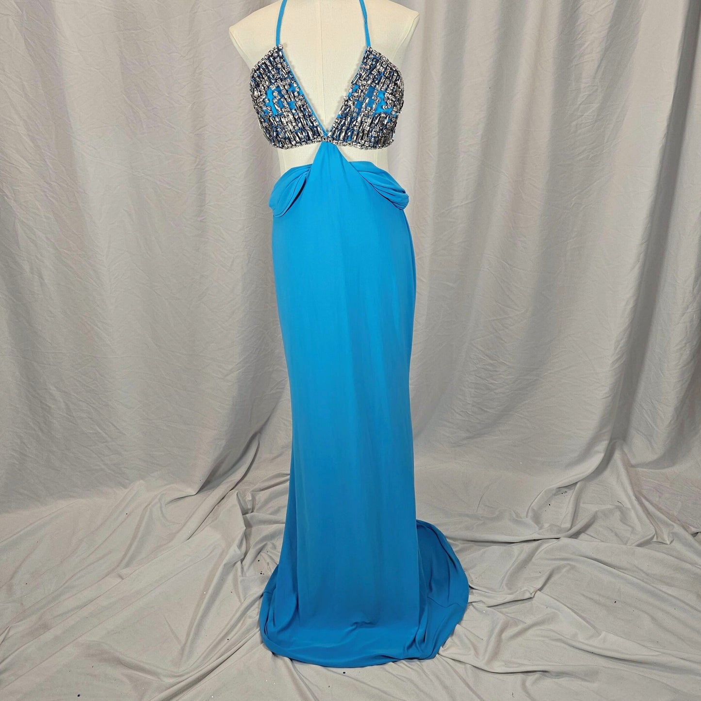 Show-Stopper Blue Backless Maxi: Sky-Worthy Satin Glam