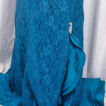 Dazzling Teal Lace Spectacle: Show-Stopping Gown for Galas