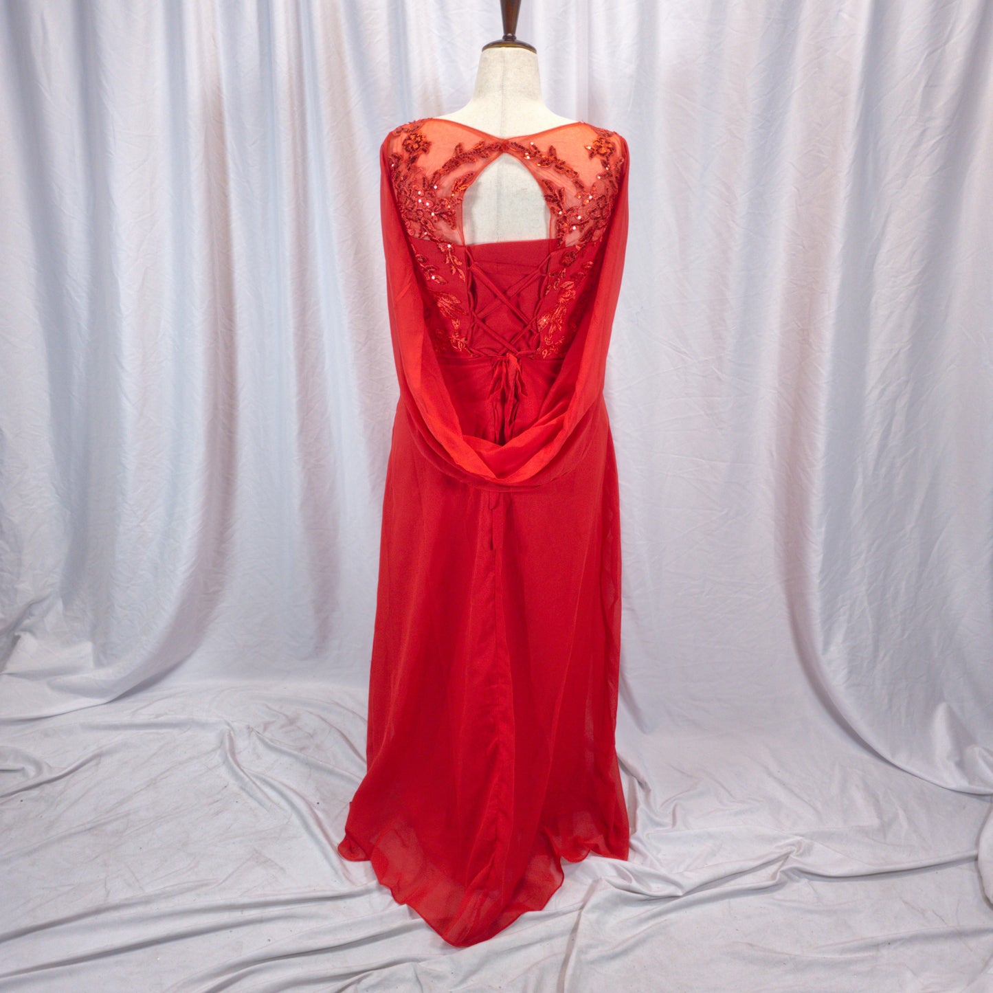 Dazzling Red Lace Glam Dress for Unforgettable Evenings