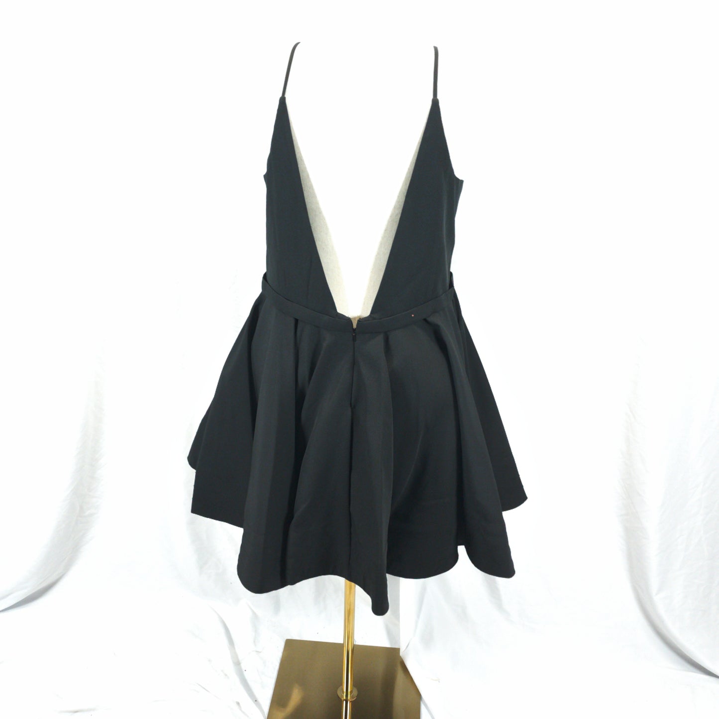 Vibrant Black Skater Dress: Effortlessly Chic Evening Wear